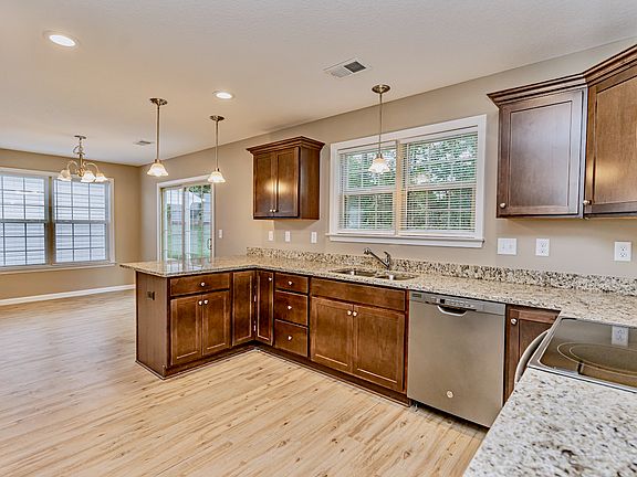 3rd image of 104 Lockeland Park Dr