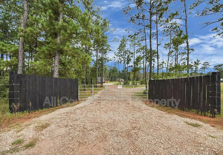 1556 Brown Rd — Photo 26