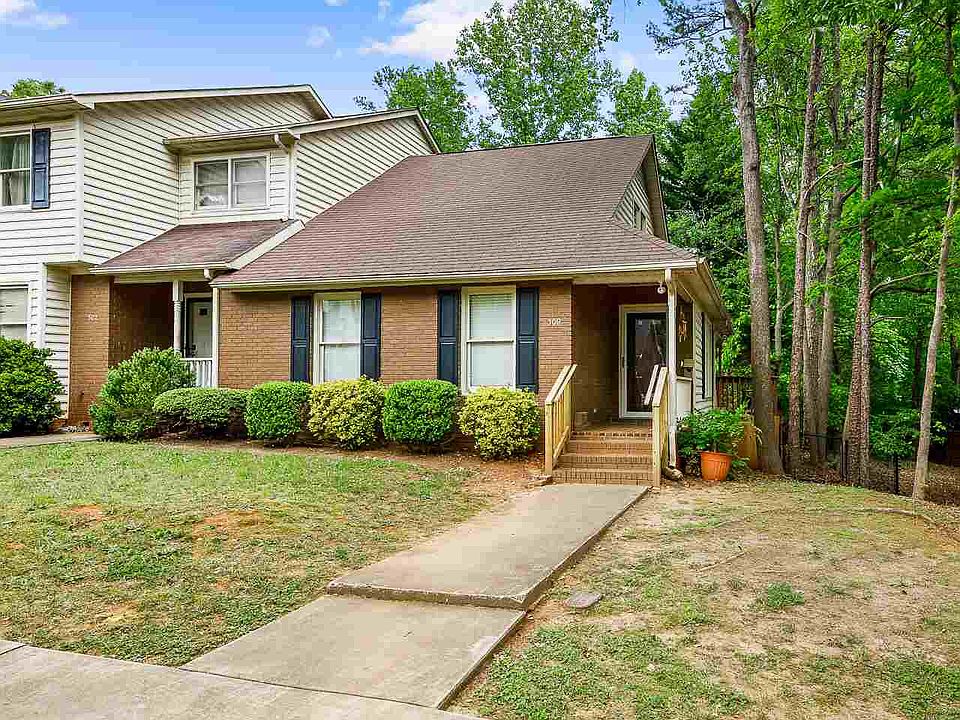 1st image of 300 Sunridge Dr