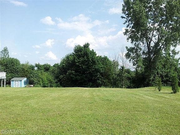 5th image of 5484 Riverlook Dr NE