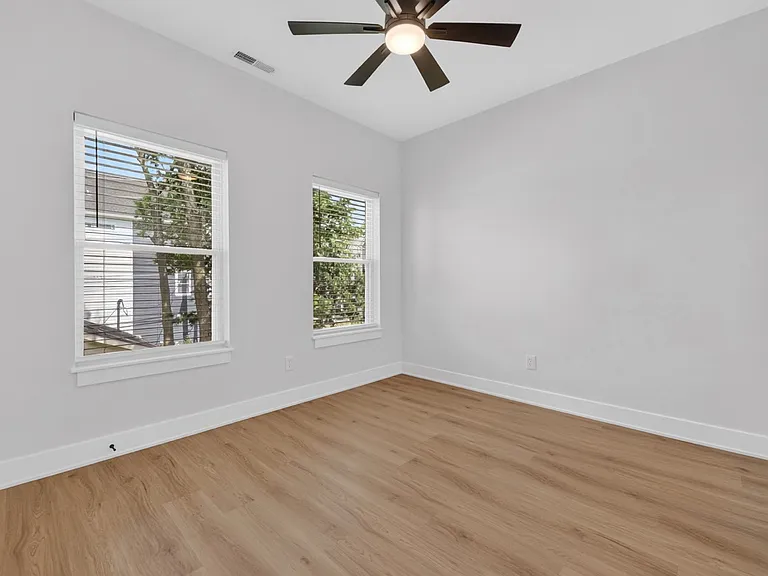 2437 Guilford Ave — Photo 23