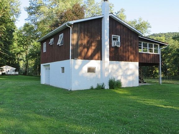 4th image of 138 Carp Ln