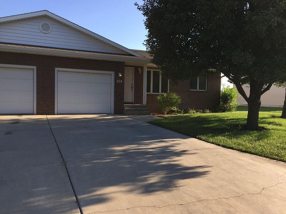 duplex w single garage