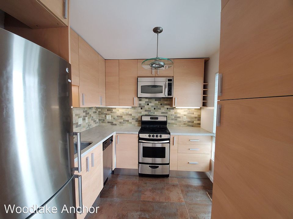 1st image of 818 N Delaware St APT 403