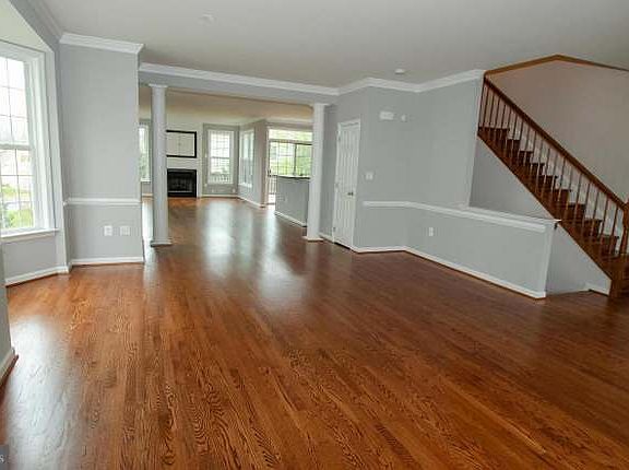 2nd image of 5254 Cozy Glen Ln
