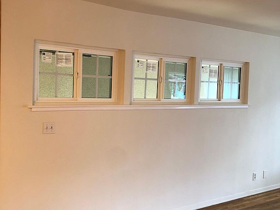 3rd image of 260 S Doheny Dr APT 2