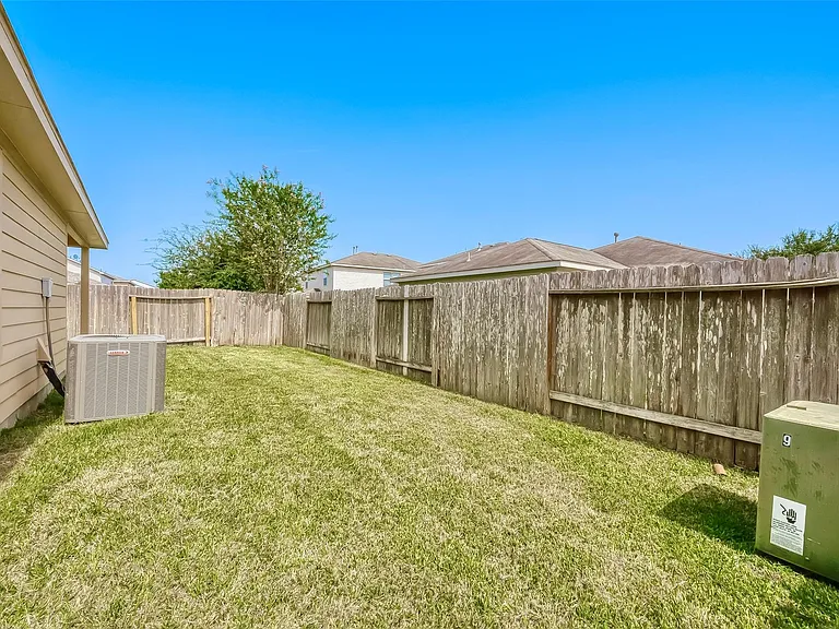 19319 Summer Island Way — Photo 24