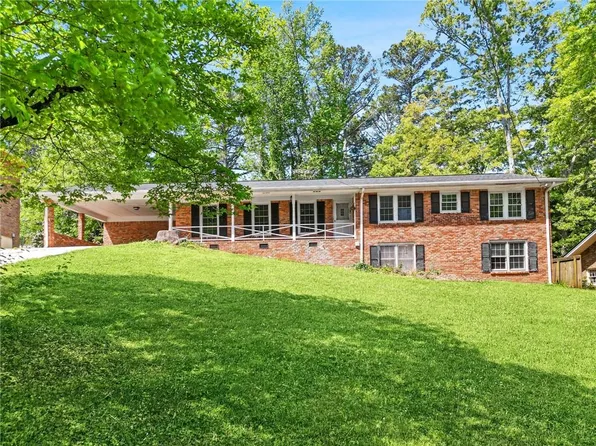 972 Bingham Ln, Stone Mountain, GA 30083