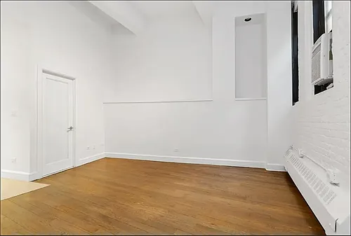 110 Greenwich St Photo 1