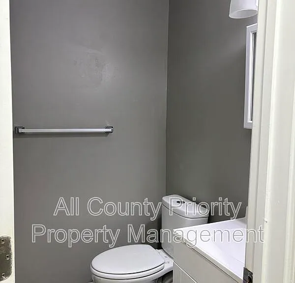 1706 Carolina St E #A — Photo 13