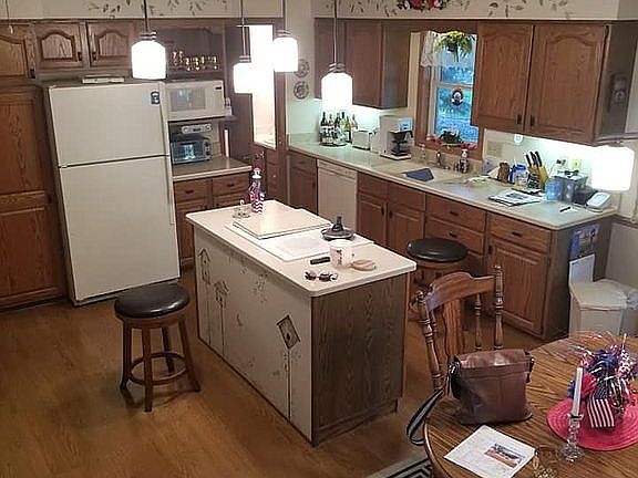 5th image of 63 Heritage Ln