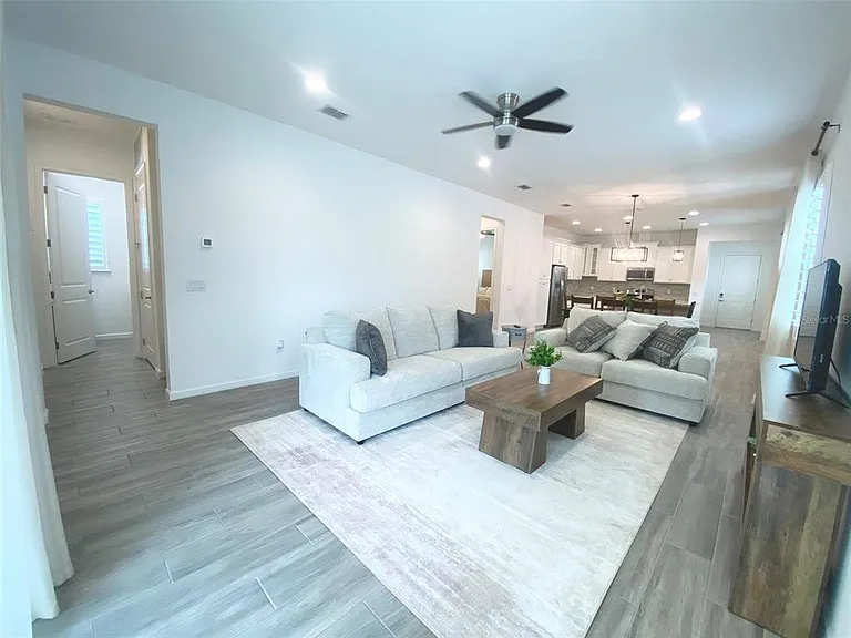 724 Winterside Dr — Photo 6
