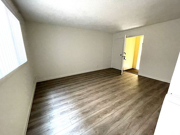 4th image of 2008 Carnegie Ln #C