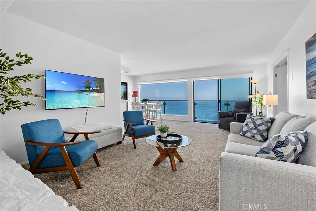 2 bed, 1136 sqft, $11,500 — Photo 2