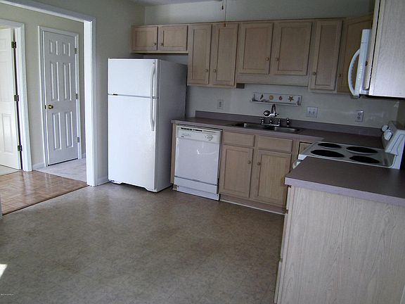 3rd image of 1104 Courtyard E