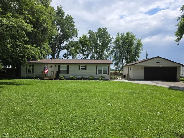 105 Cottonwood Dr, Maxwell, IN 46154