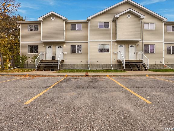 3rd image of 1692 Alexandra Street