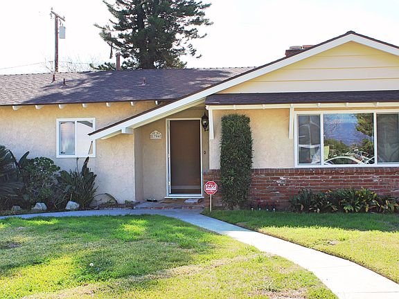 3rd image of 1704 W Alisal St