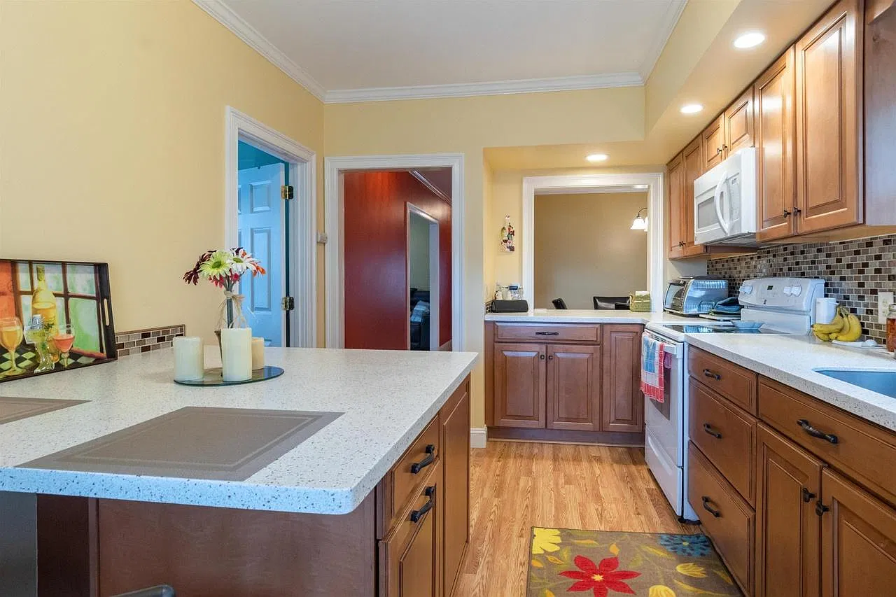 2 bed, 1548 sqft, $2,300 — Photo 3