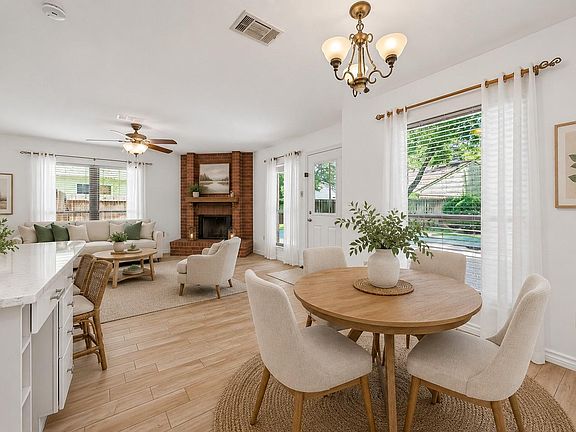 4th image of 26 Green Slope Pl