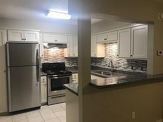 2nd image of 1509 Wyandotte Ln APT A
