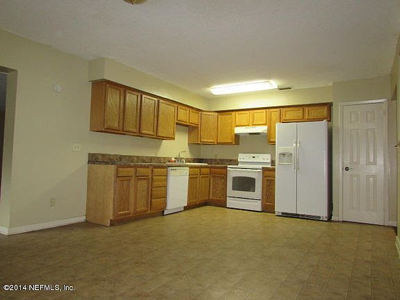 4th image of 2402 Misty Dr