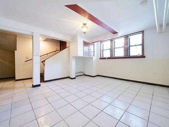 2nd image of 3042 N Ashland Ave #G