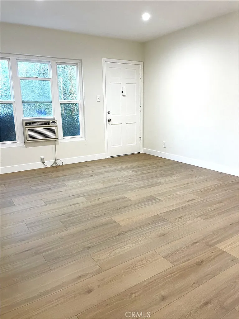 1 bed, 600 sqft, $2,200 — Photo 2