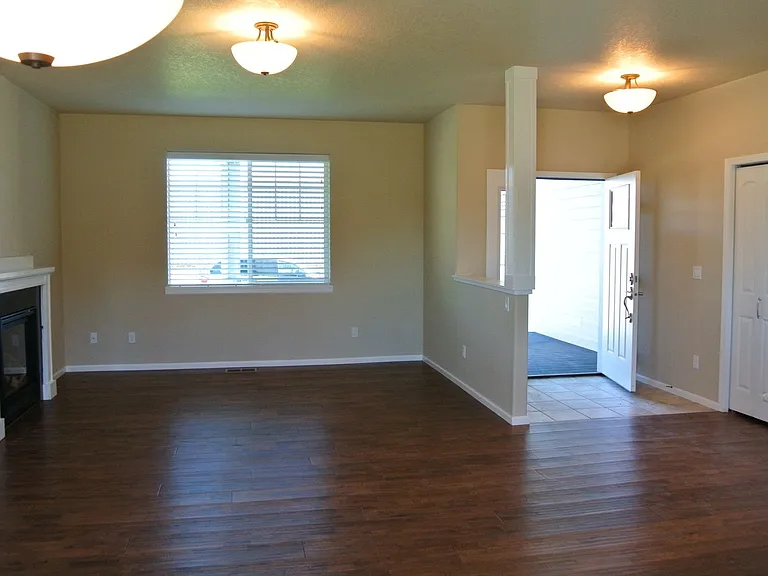 2620 Newton St — Photo 4