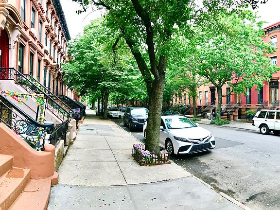 2nd image of 140 Saint James Pl APT 2F