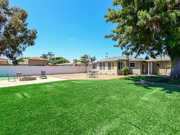 5th image of 1023 Vista Way