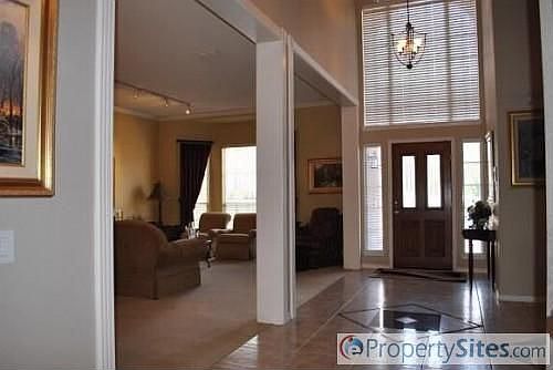 3rd image of 1423 Charlotte Way