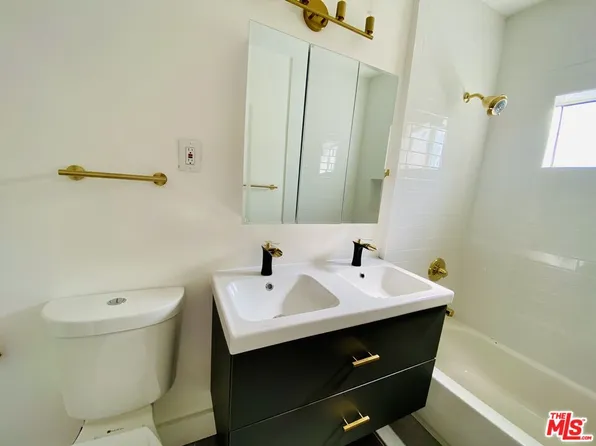 1474 W Vernon Ave, Los Angeles, CA 90062
