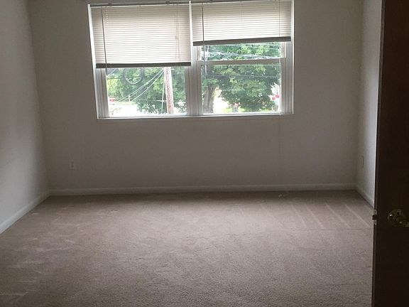 5th image of 444 Burnley Ln APT B