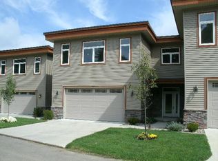 386 Summit Dr, Kalamazoo, MI 49001