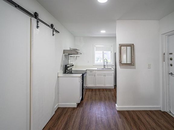 5th image of 8260 Byron Ave Unit 1-8260-1