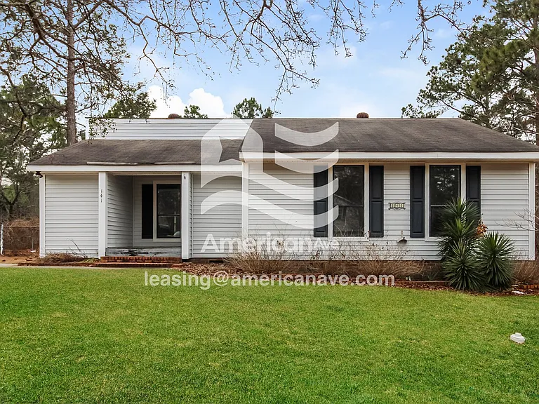 1395_000_front_view_1.jpg