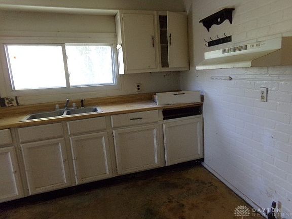 4th image of 3528 Laconia Ave