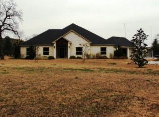 422 Us Hwy 77a S, Hallettsville, TX 77964