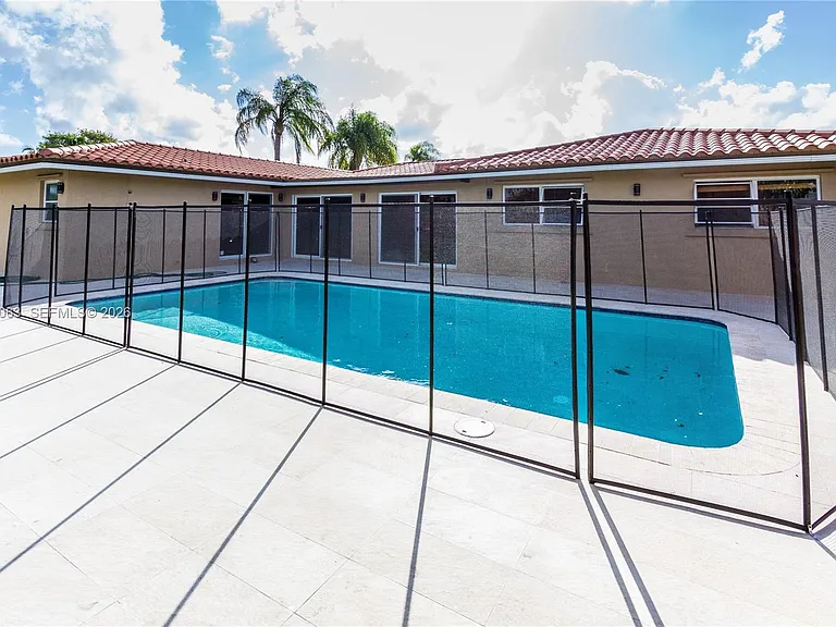 16641 Royal Poinciana Dr — Photo 37