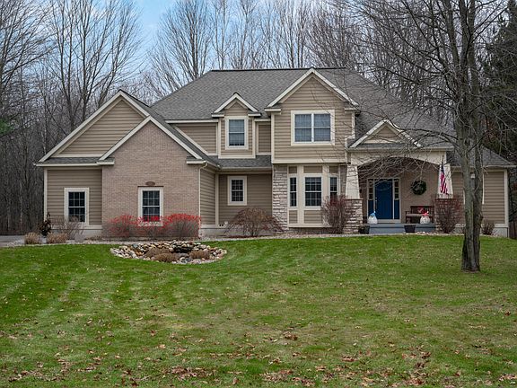 2nd image of 50 Boulder Dr
