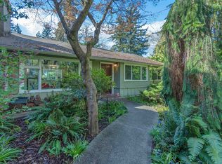 825 W 20th St, North Vancouver, BC V7P2B5
