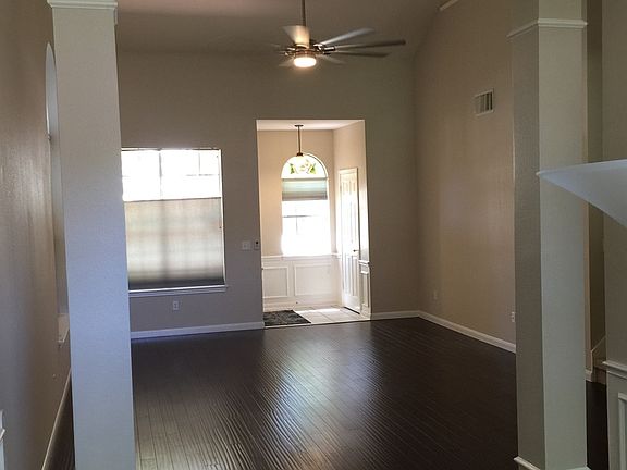4th image of 2544 E Grove Park