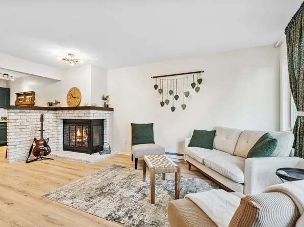 2230 Ridge Dr APT 15, Saint Louis Park, MN 55416