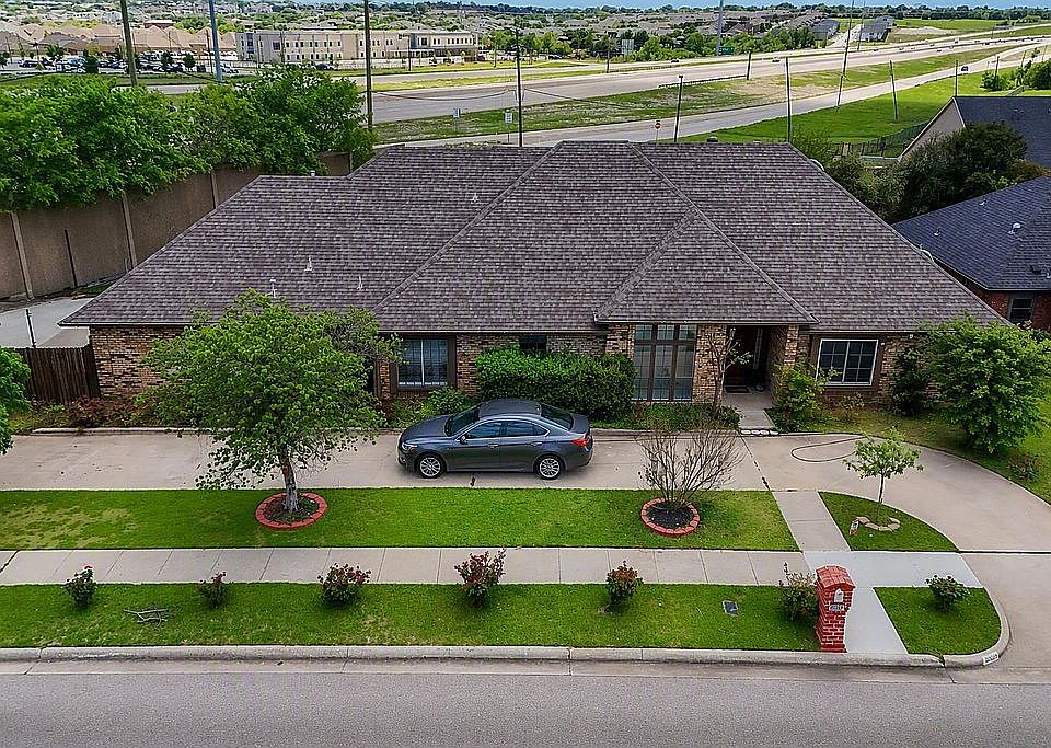House Front / Guest Parking
