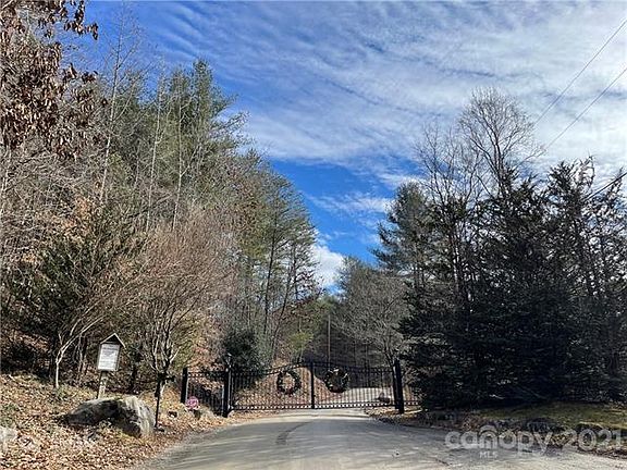 3rd image of 7092 Silver Creek Ln