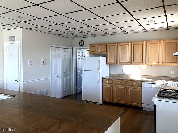 4th image of 4654 Umbria St APT 3