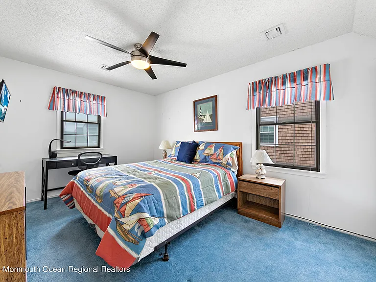 31 Peggy Ln — Photo 18