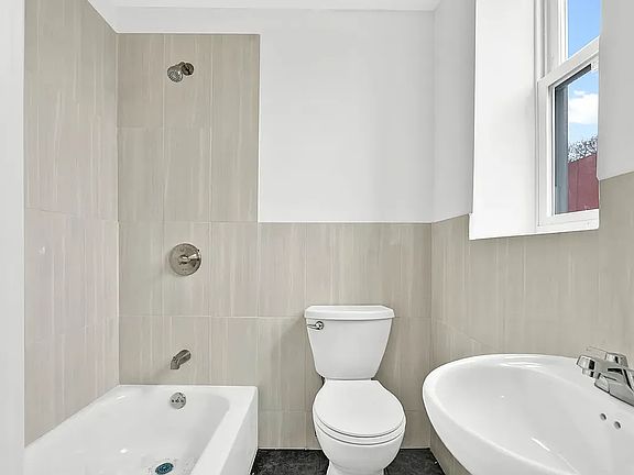 5th image of 700 Evergreen Ave #2C