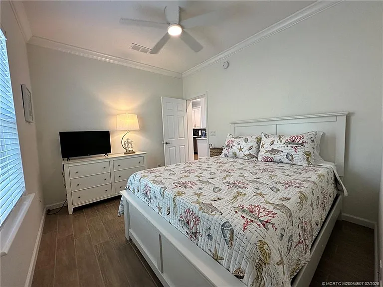 378 NE Wharfs Way — Photo 16